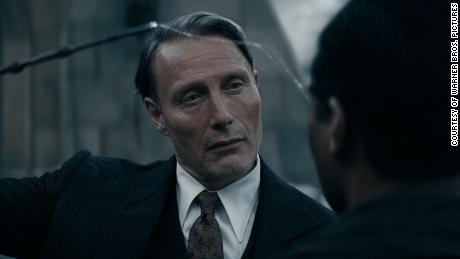 Mads Mikkelsen in the movie & # 39;  Fantastic Beasts: The Secrets of Dumbledore.  & # 39;