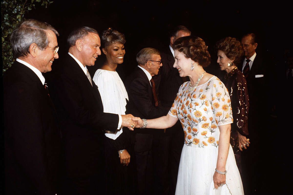 Queen met Frank Sinatra in Hollywood before her trip to the Bay Area. 
